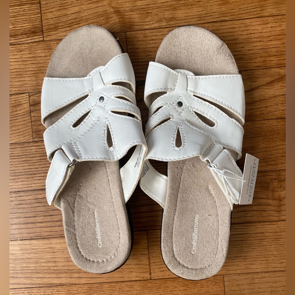 Croft&Barrow NEW!!! Women’s 8.5 cushioned footbed Comfortable White Sandals
